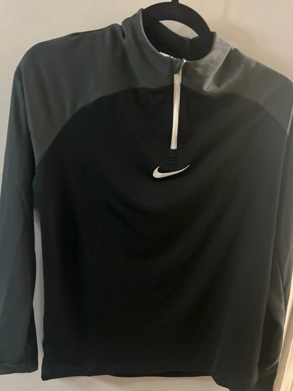 Nike Men’s Black and Charcoal Quarter-Zip Pullover